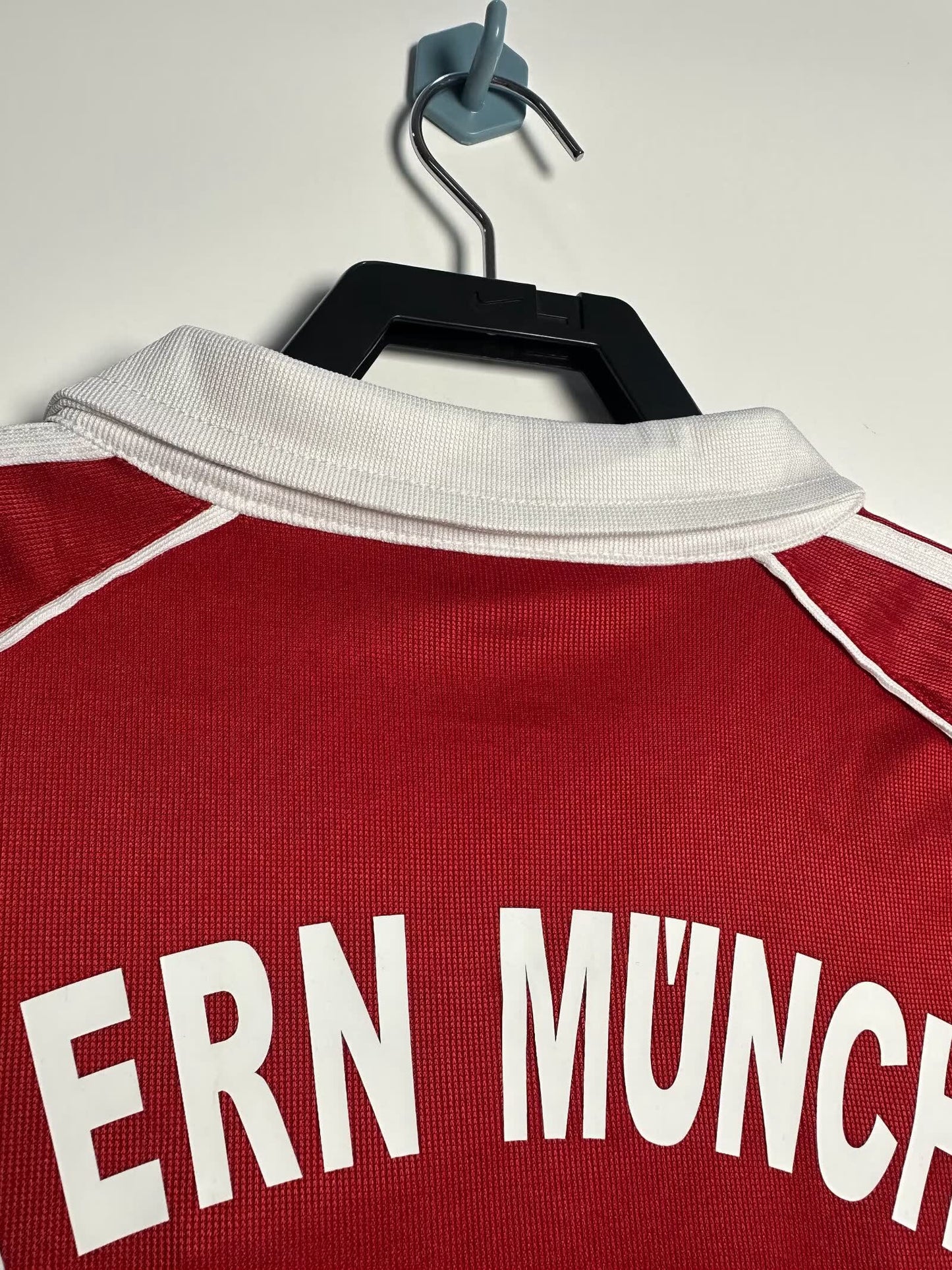 Bayern Munich 2005/06 - Home Jersey
